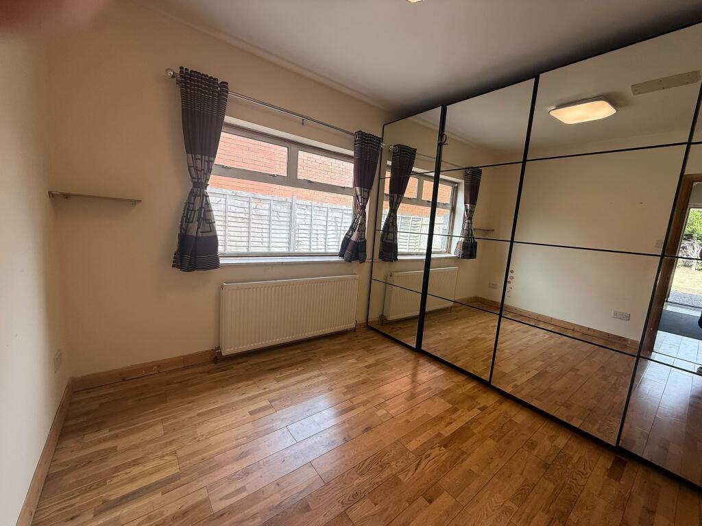 House in Slough - View 4