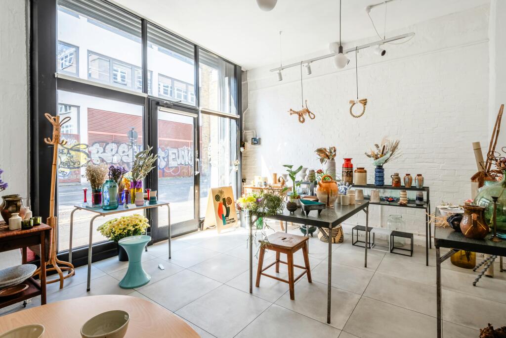Hoxton St 12-18 GF - 10.jpg