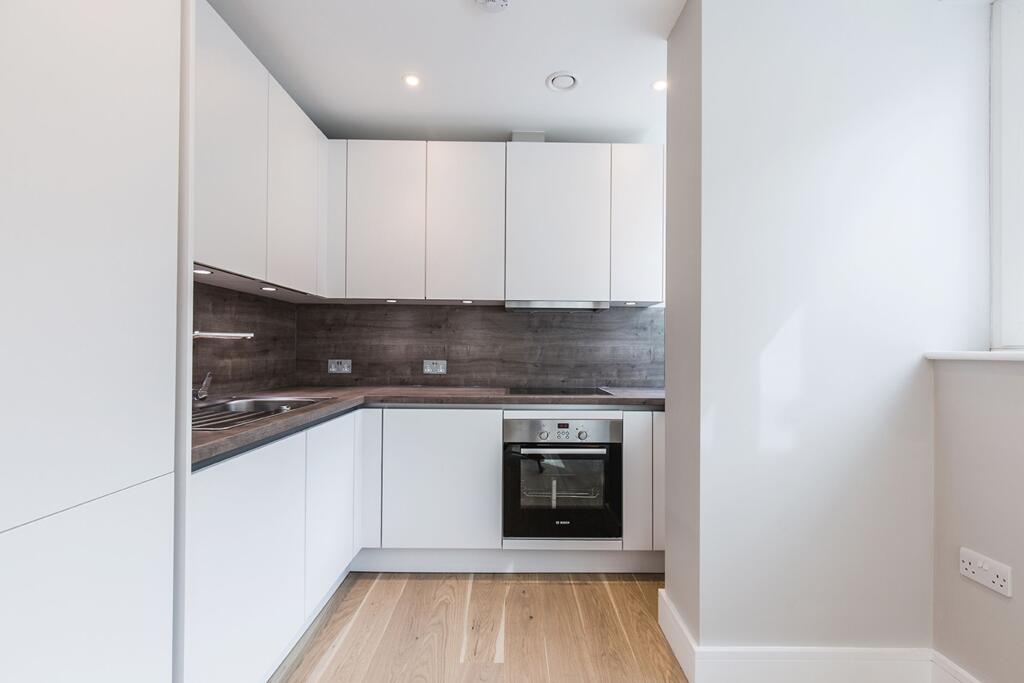 Main image of property: Flat 27 Sidcup House 12-18 Station Road