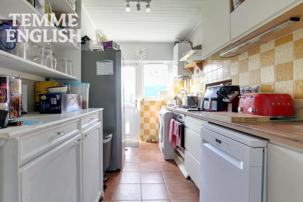 House in Basildon, Wickford - View 5