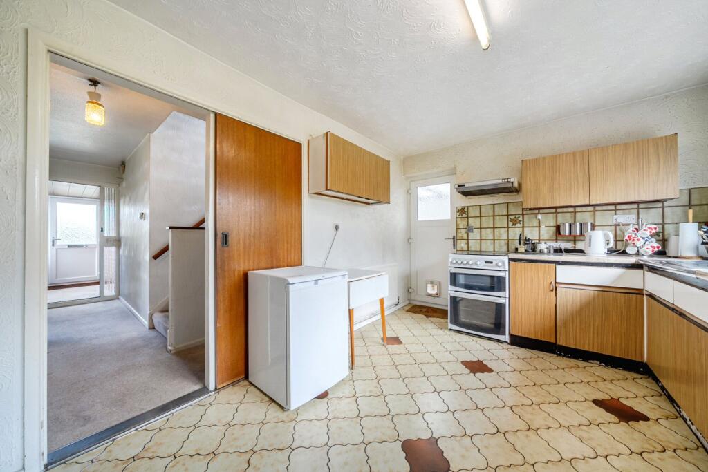 House in Dartford - More