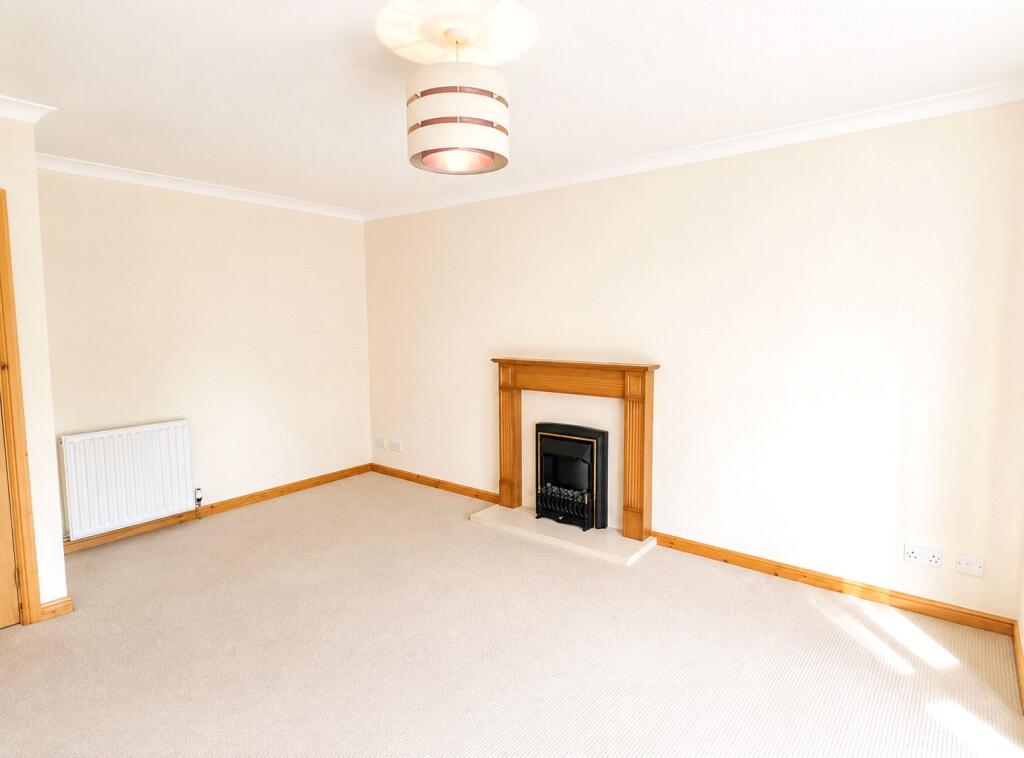 Apartment in Dunfermline, Fife - View 3