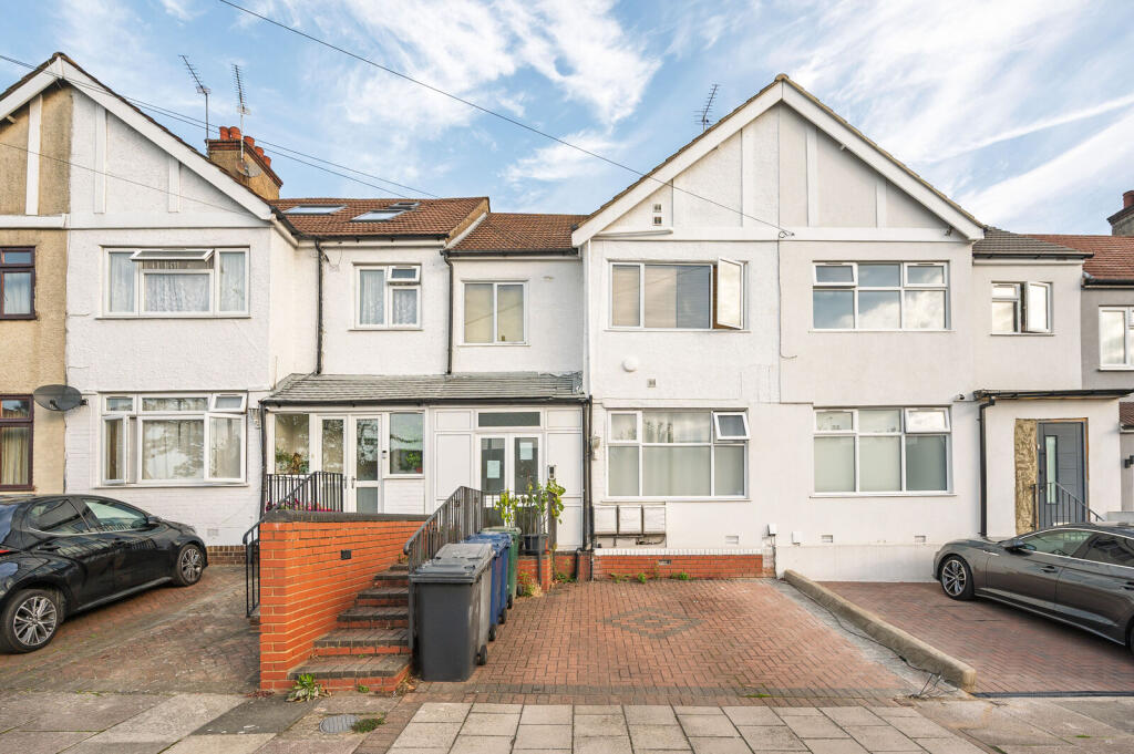 Main image of property: Park Road, Hendon, London, NW4