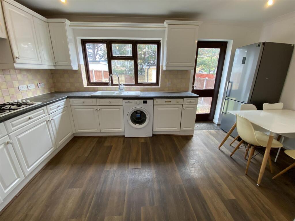 House in Romford - More