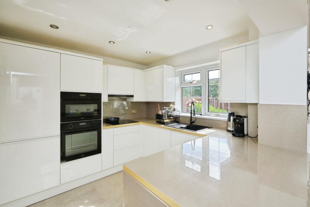 House in Birmingham, West Midlands - View 2