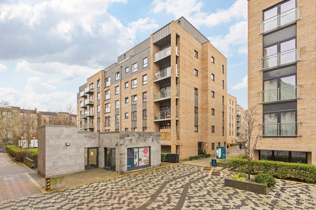 Main image of property: Flat 18, 19 Shrubhill Walk, Edinburgh, EH7 4FH