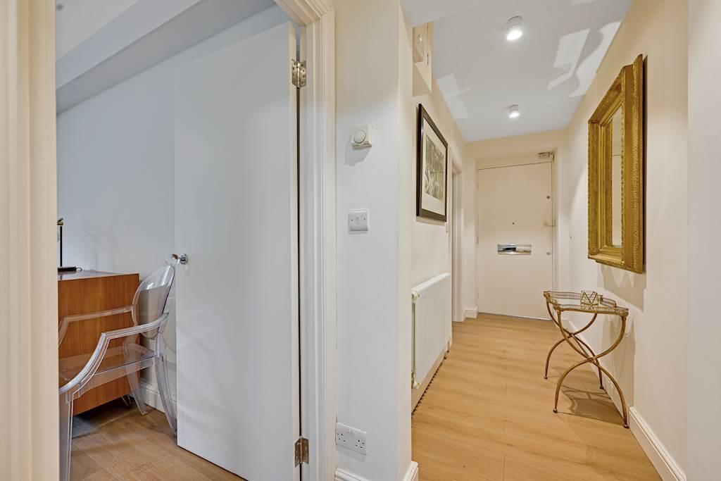 Apartment in London, Brondesbury Park, Brondesbury - View 5