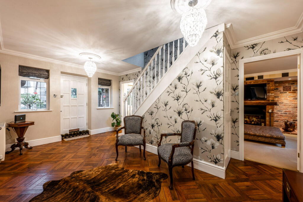 Additional image 3 of Farways, Keepers Gate Close, Sutton Coldfield, B74