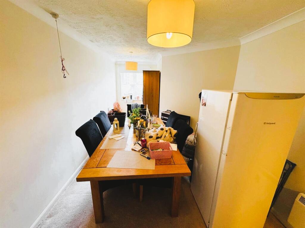 Apartment in Twickenham - View 5