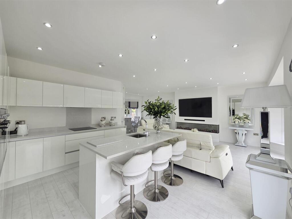 House in Mansfield, Warsop - View 3