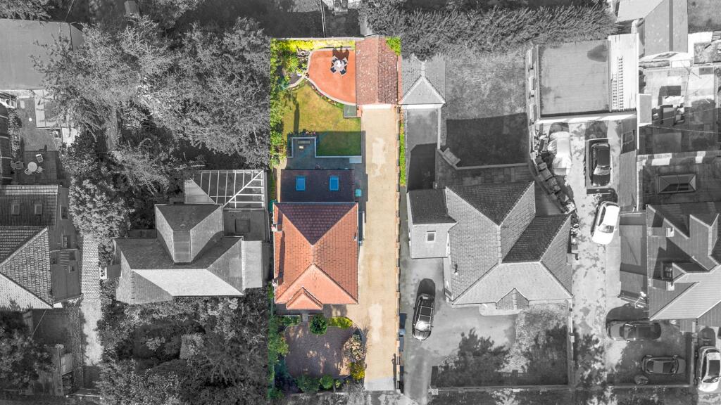 House in Kirklees, Northorpe, Roberttown - View 2