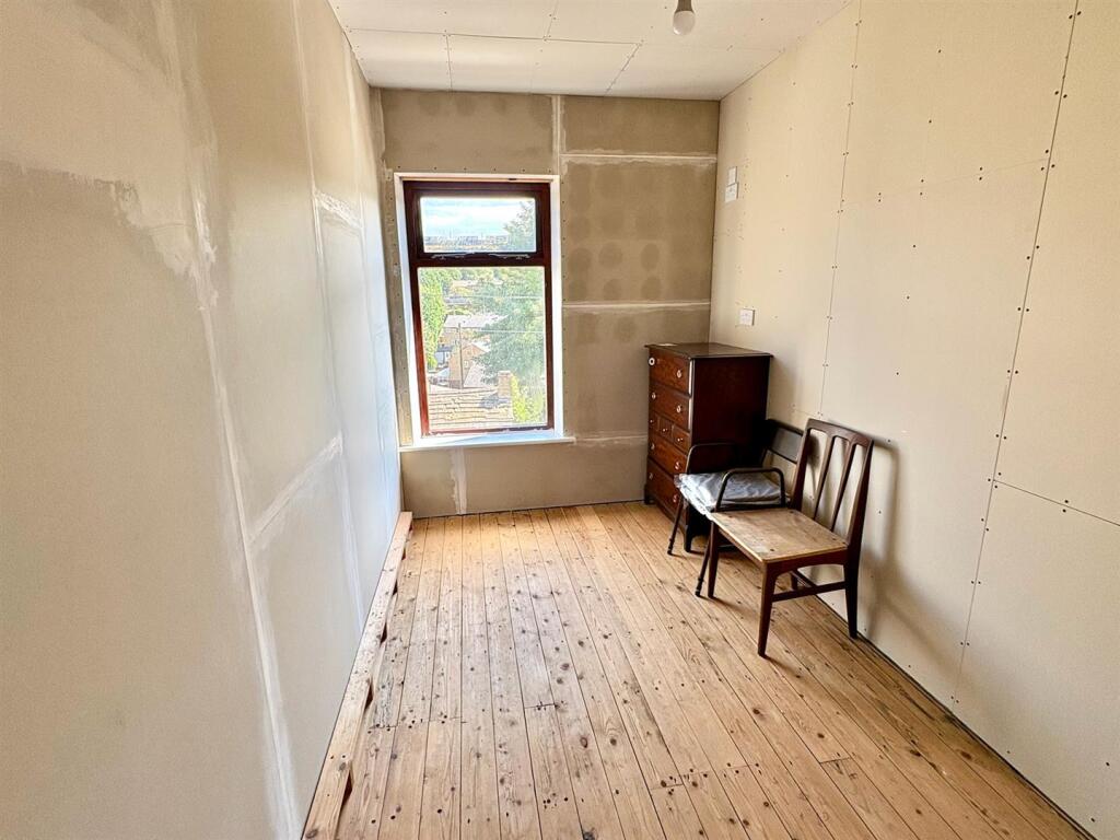 House in Brighouse, Rastrick - More