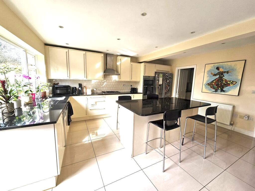 House in London - View 2