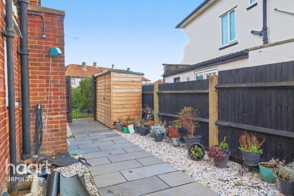Bromhedge, LONDON photo 3