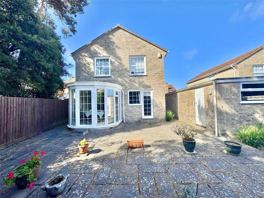 Main image of property: Glebe Fields, Milford On Sea, SO41
