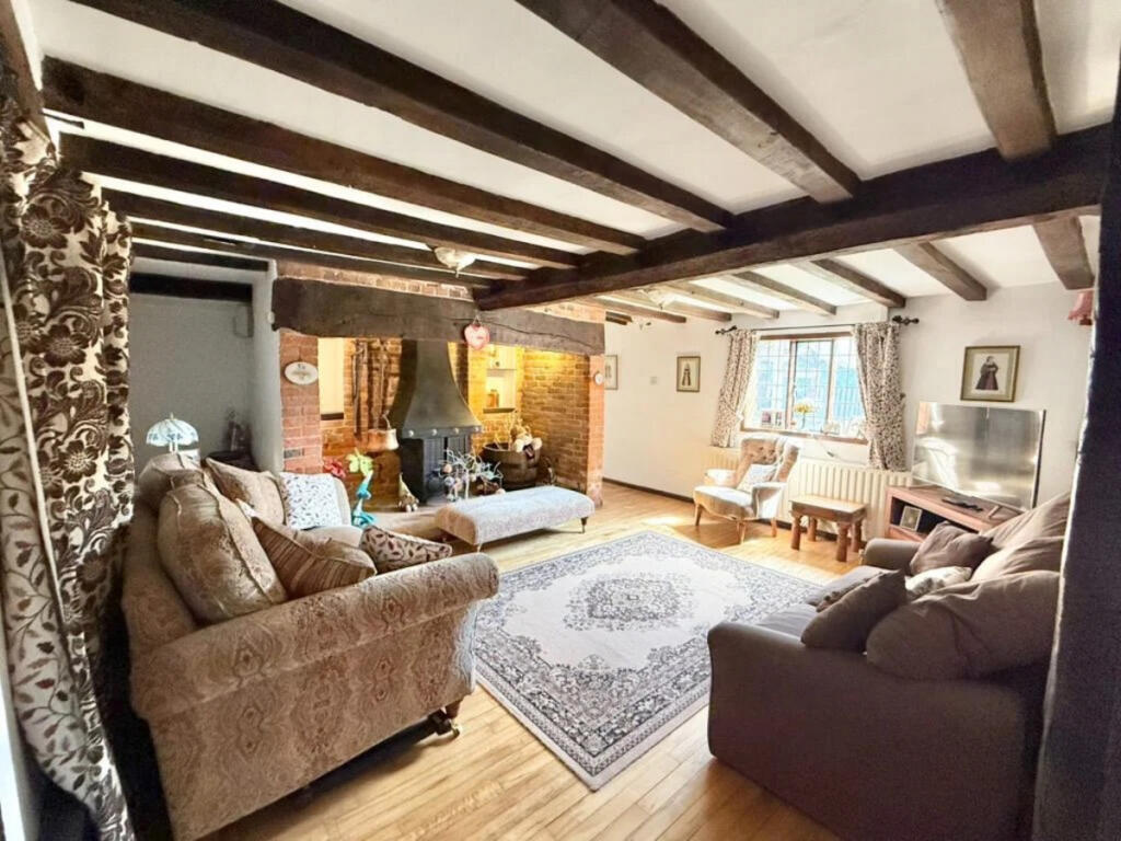 House in Stoke-on-Trent - View 4