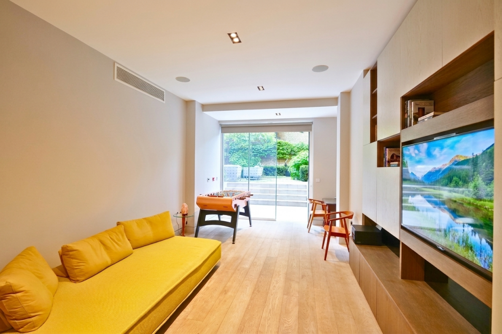 4 bedroom flat for rent
