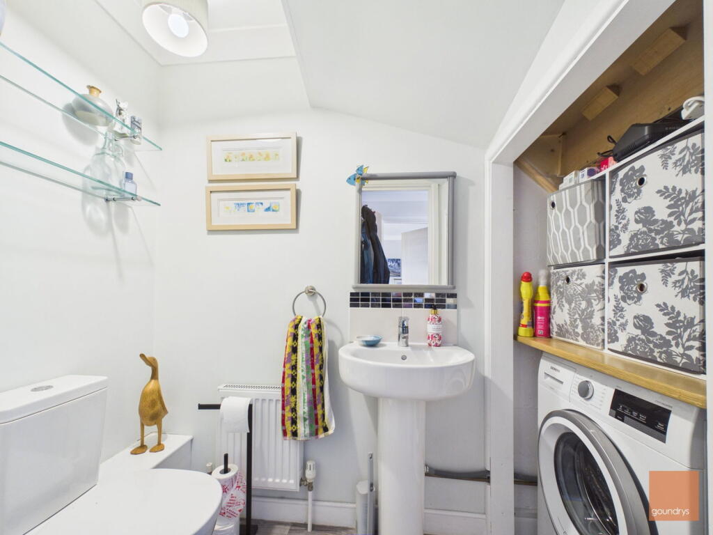 House in Redruth, Cornwall - More