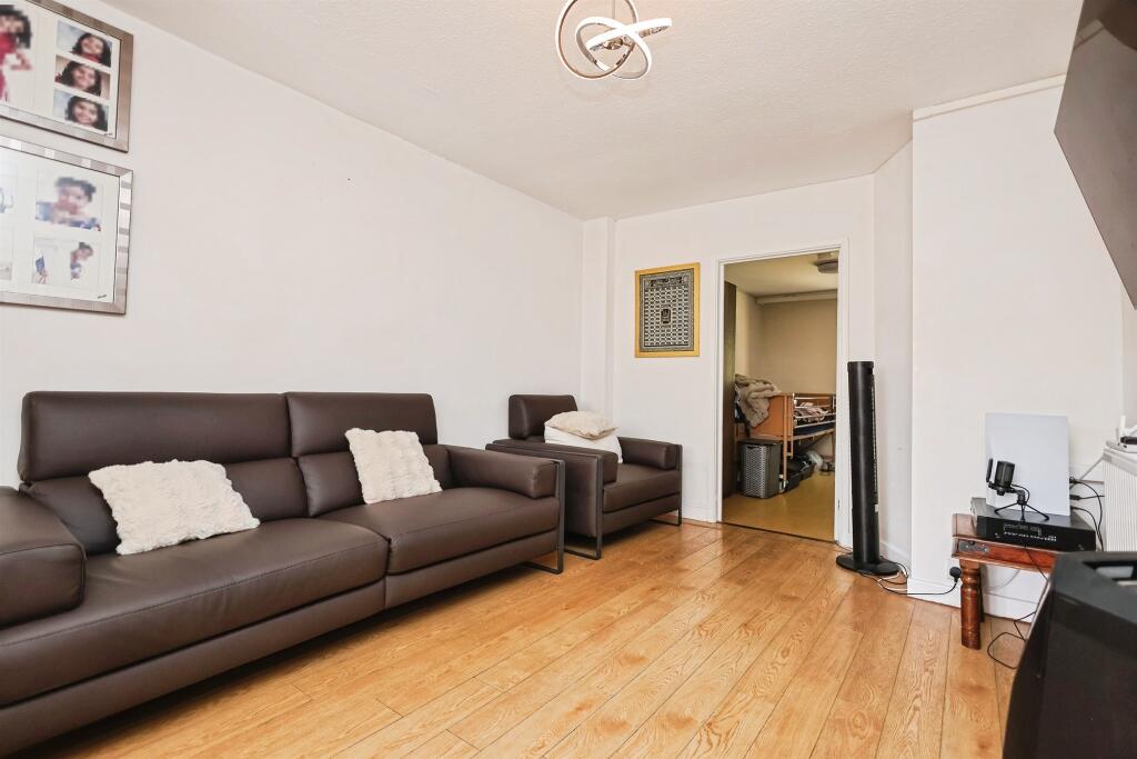 House in Birmingham, West Midlands - View 3