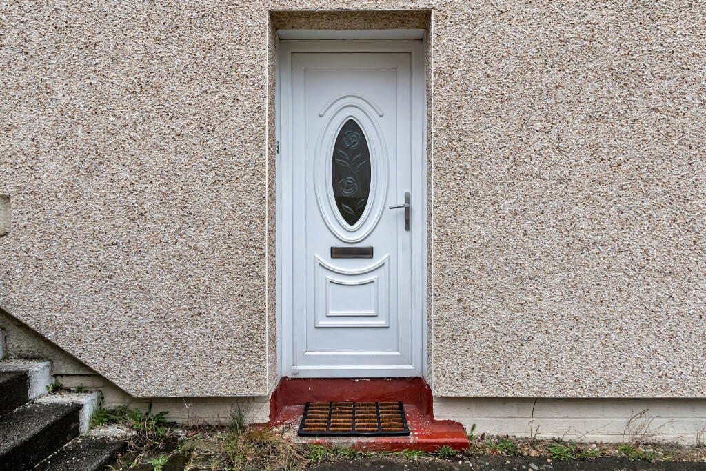 Brabloch Crescent, Paisley, Renfrewshire photo 3