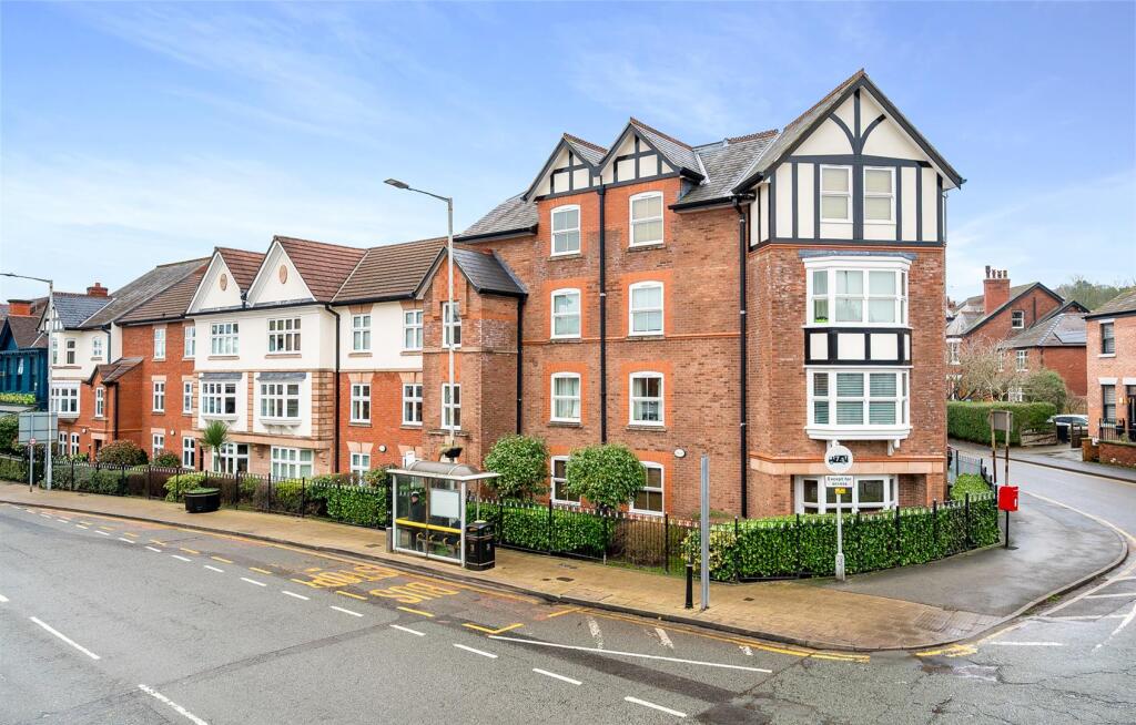 Apartment in Stockport - View 3