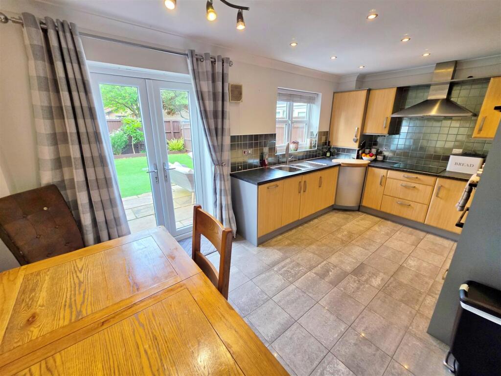 Farriers Way, Poulton-Le-Fylde photo 2