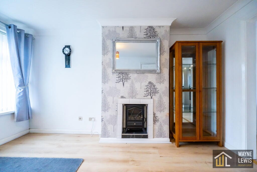 House in Pontllanfraith, Caerphilly - More