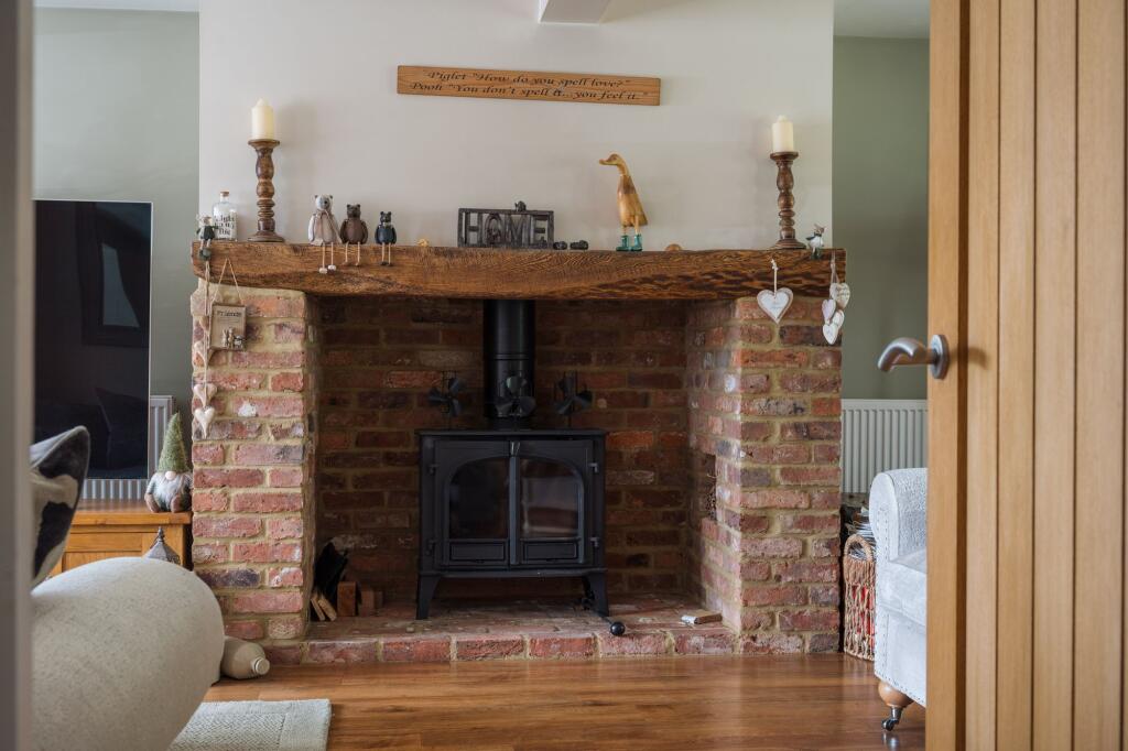 15, Meadow View Road, Kempston, MK42 photo 4