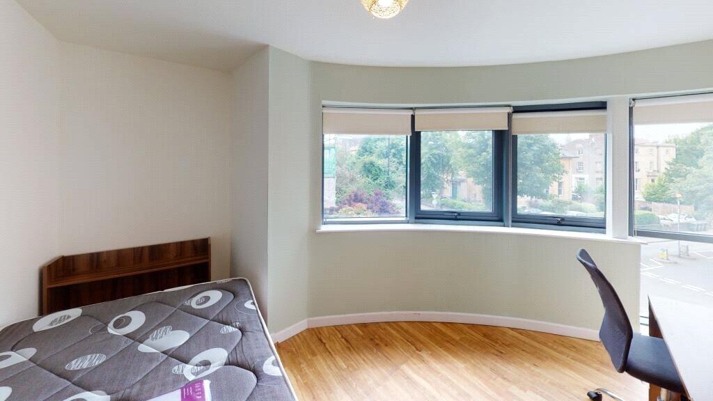 6 bedroom apartment for rent