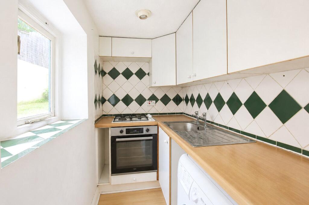 Apartment in Bristol, Cotham - View 5