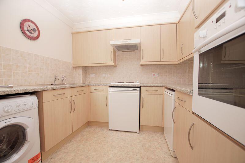 Robinson Court, Lee-On-The-Solent, PO13 - View 3