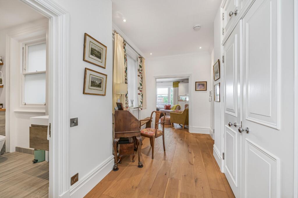 Apartment in London - View 5