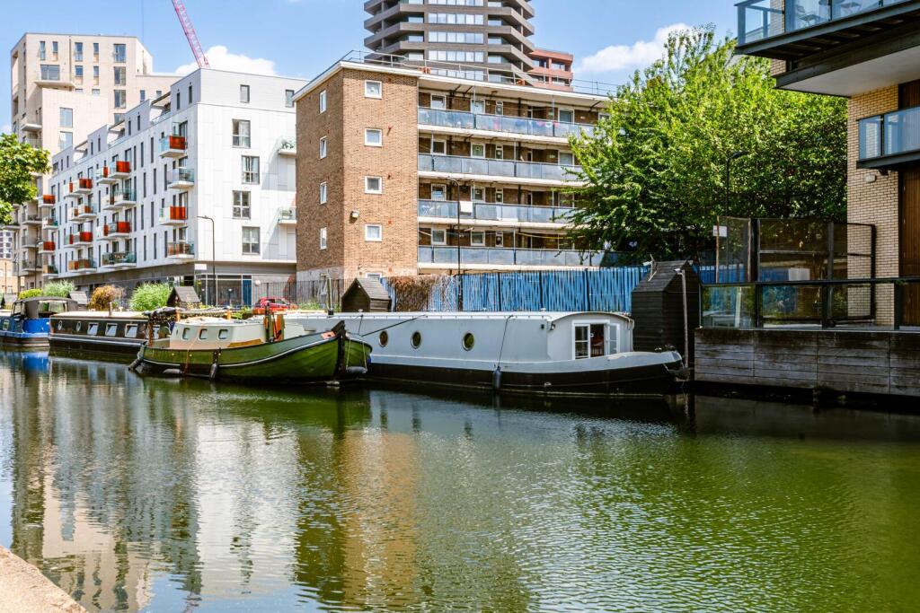 Main image of property: Wiltshire Row, N1