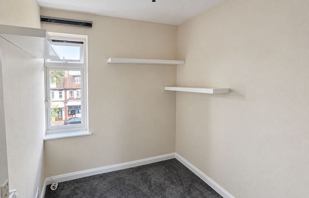 Apartment in Ashtead, Lower Ashtead - More