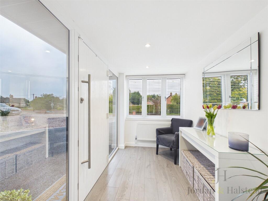 Chester Road, Sutton Weaver, Runcorn, Cheshire, WA7 photo 3
