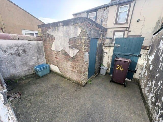 Harling Street, Burnley, BB12 photo 4