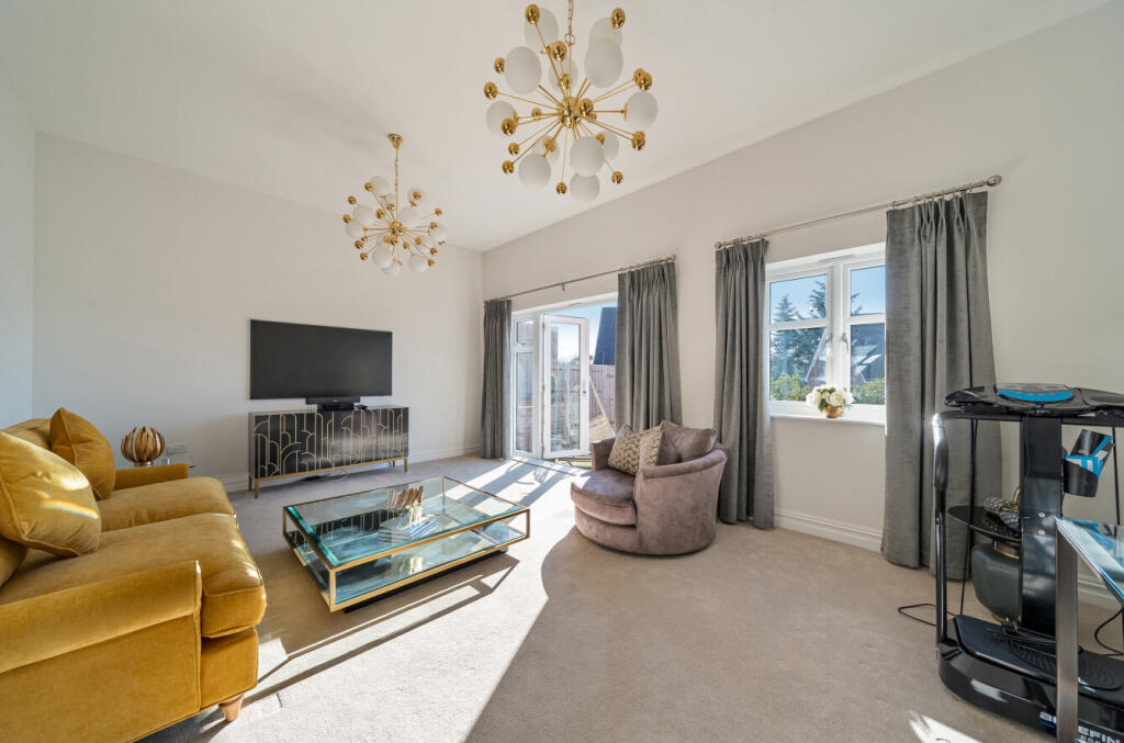 House in Mole Valley, Surrey - View 2