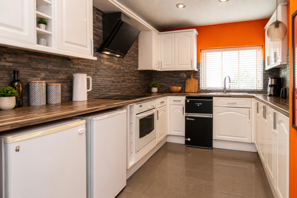 Apartment in Corby, North Northamptonshire - View 5