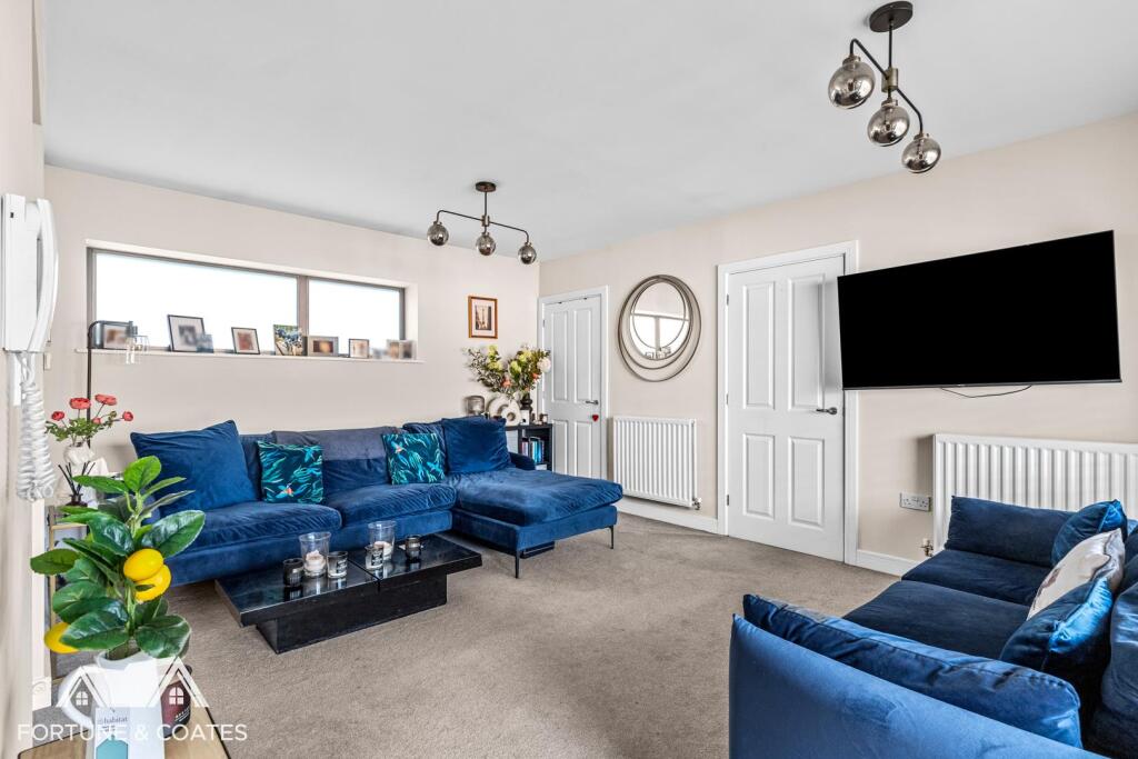 Beaker Mews, Newhall, Harlow photo 2
