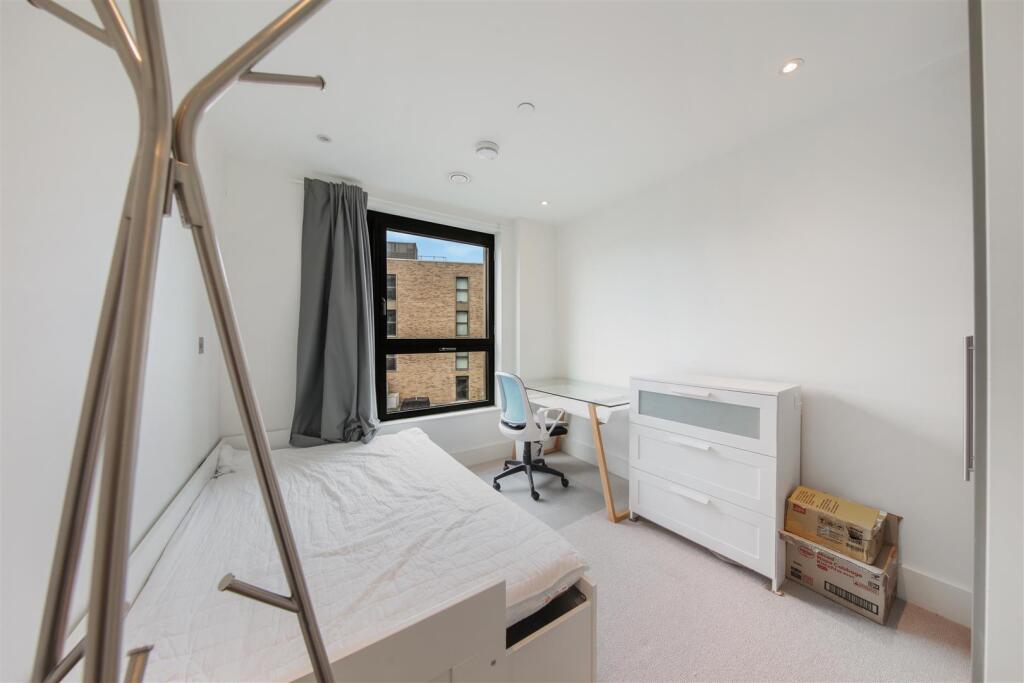 Apartment in Harrow - View 5
