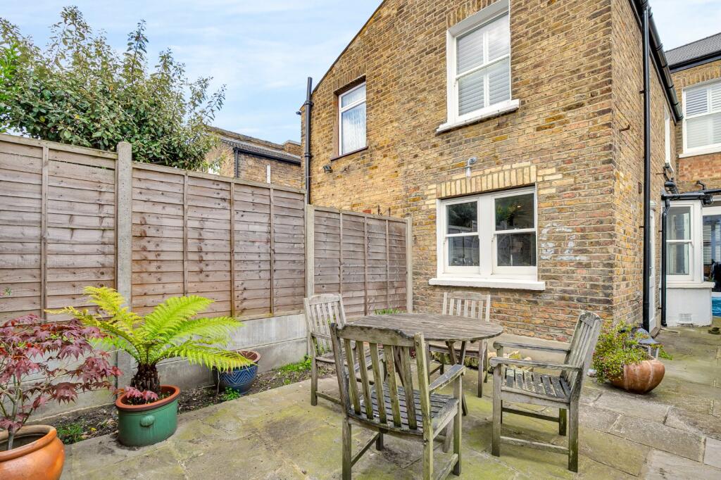 House in London, Wandsworth - View 4