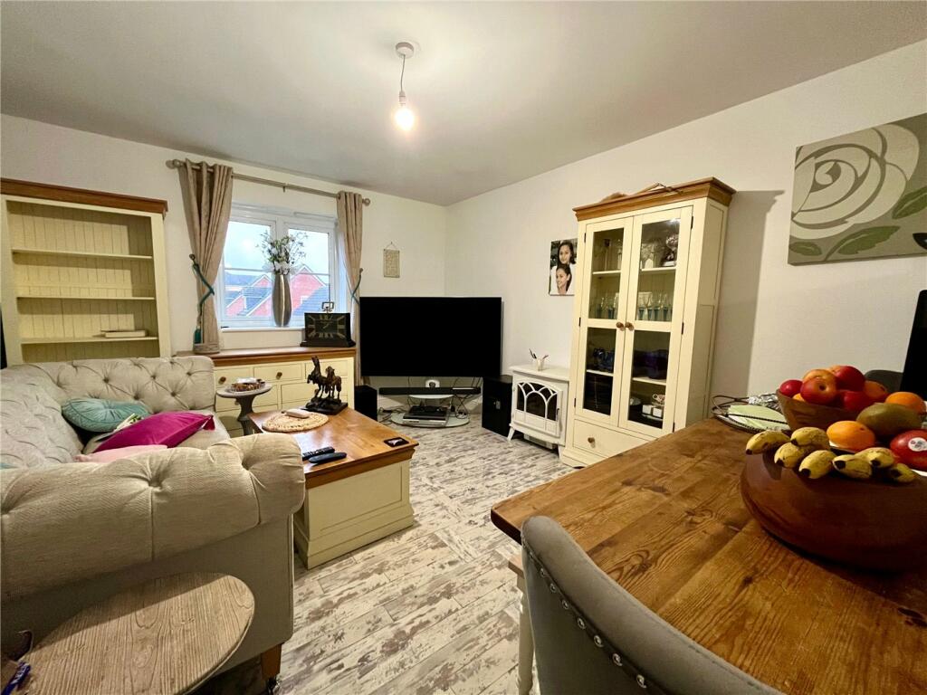 Main image of property: Martingale Chase, Newbury, Berkshire, RG14