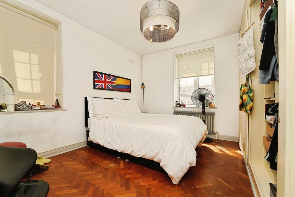 Apartment in Gloucester - More