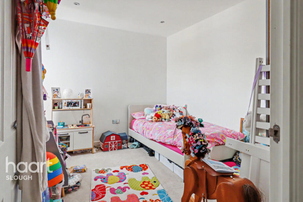 Apartment in Slough, Langley - More