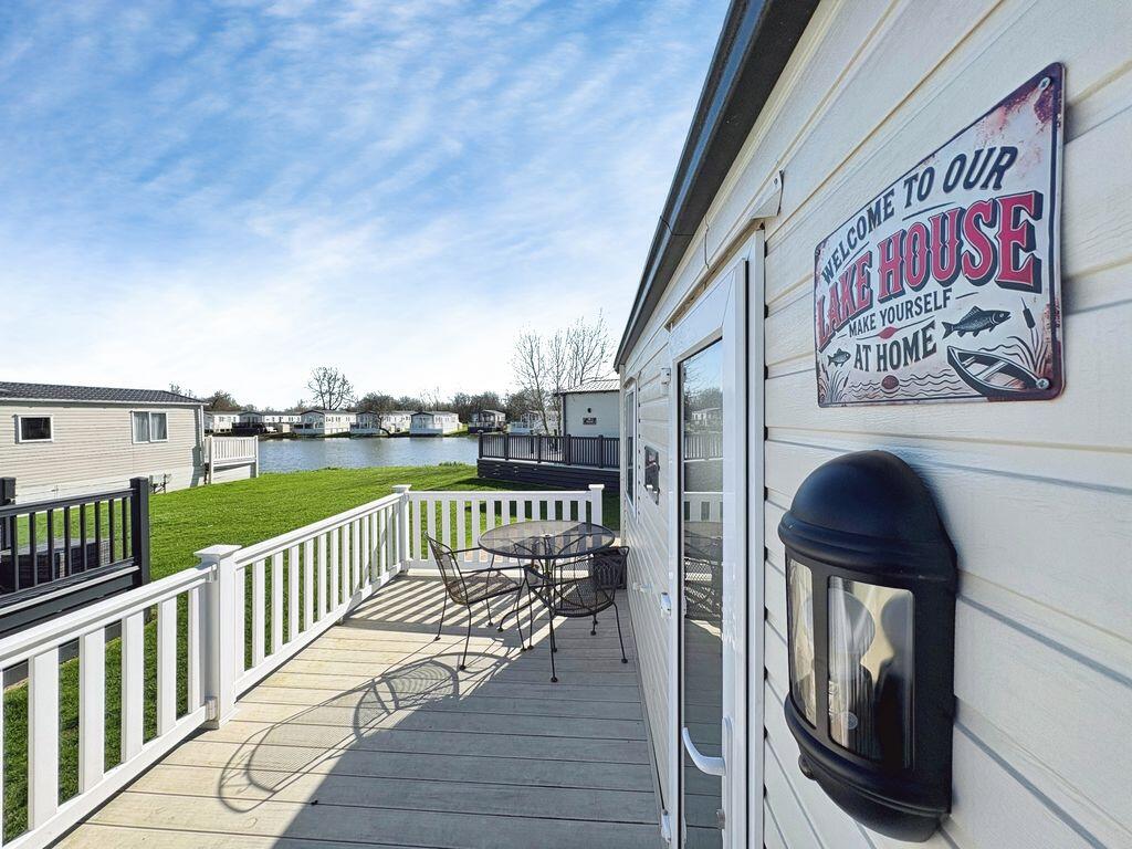 Main image of property: Mallard Lake, Hoburne Cotswolds, Cotswold Lakes