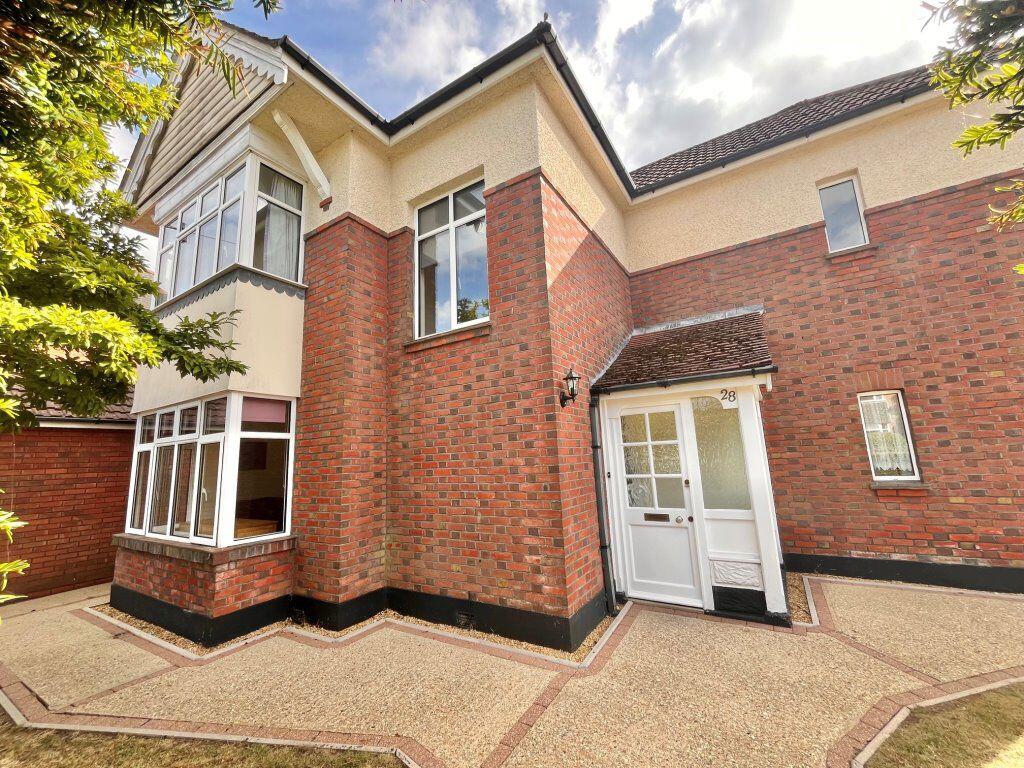 Student Six Bedroom House, Winton- P00225