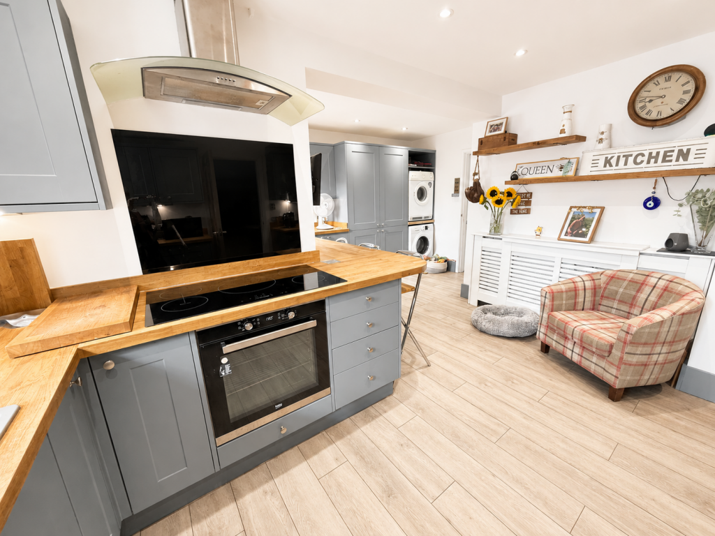 House in Bromsgrove, Wythall - View 3