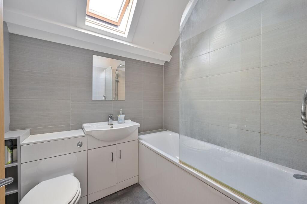 Apartment in London - View 5