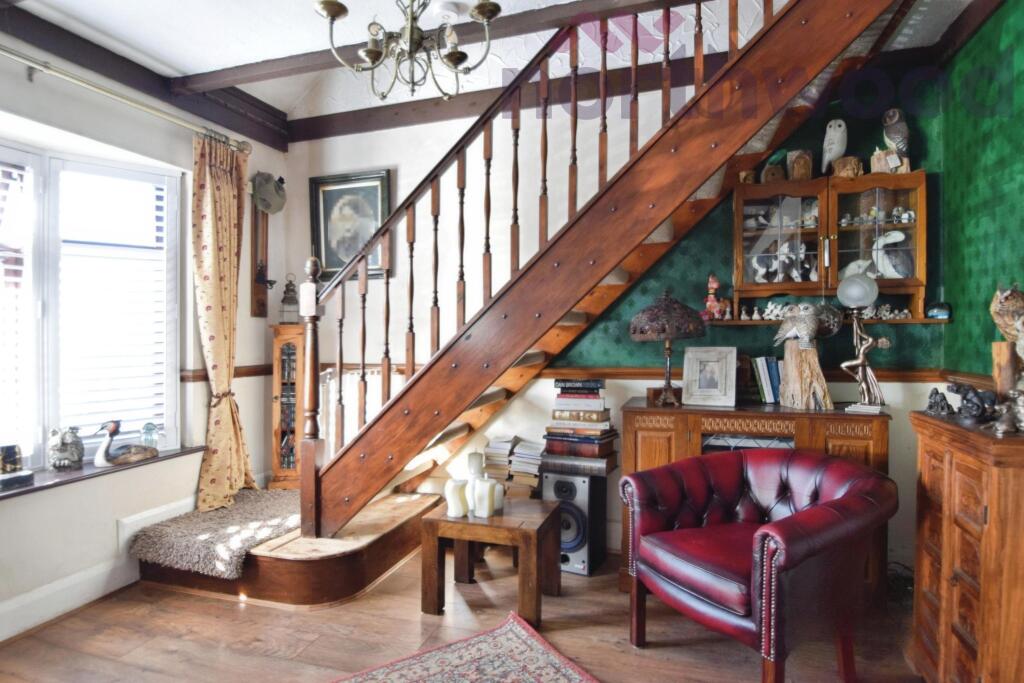 House in Southend-on-Sea - More