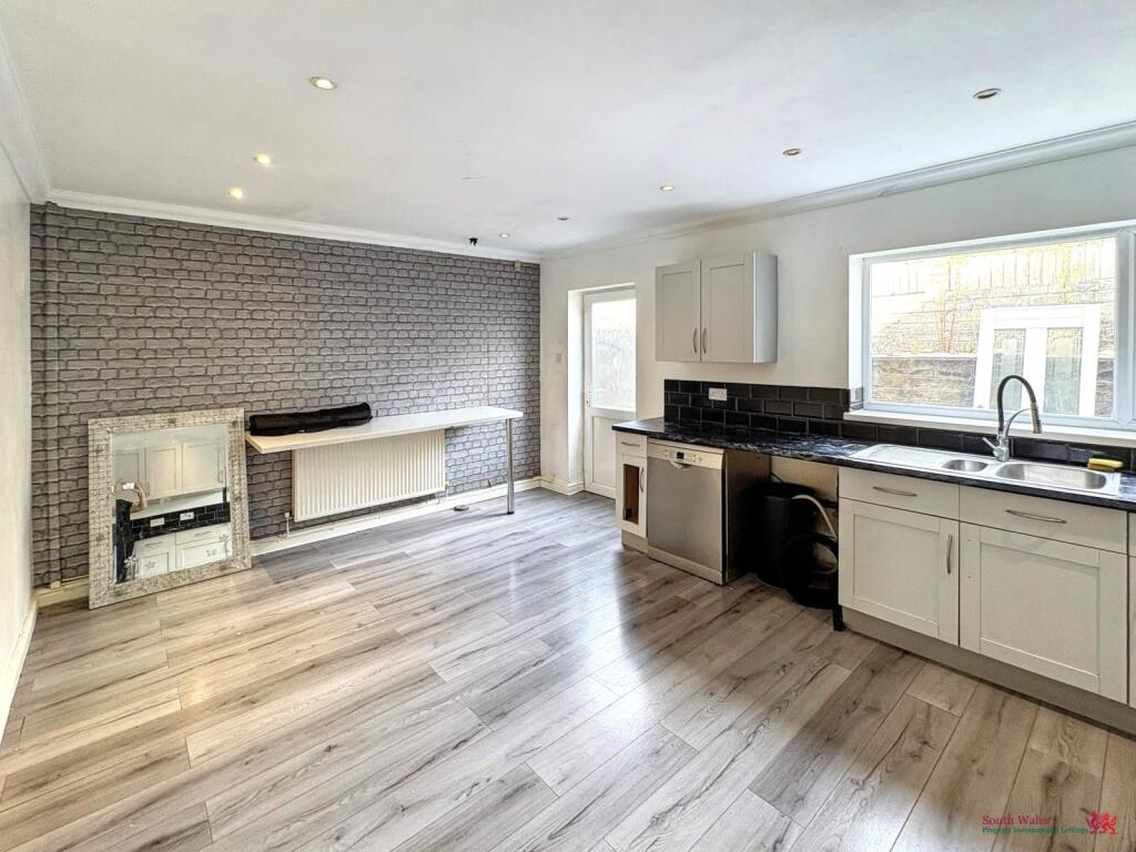 House in Cardiff - View 4